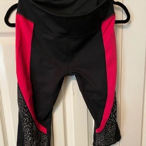 Fabletics crop leggings